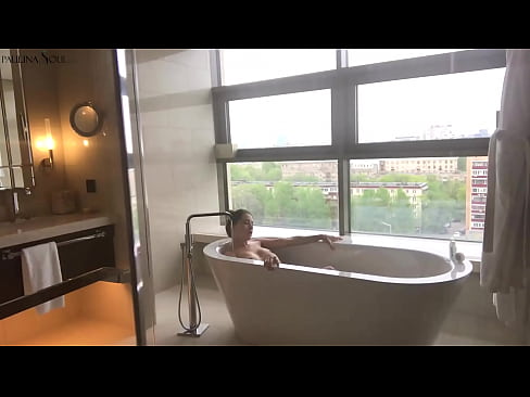 ❤️ ʻO ka pēpē nui e hoʻopaneʻe ana i kāna pussy i loko o ka lumi lua ☑ Porn video ma haw.raceporn.ru